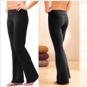 Athleta Kickbooty Wide Leg Yoga Pant MED Petite